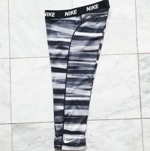 Nike cropped leggings